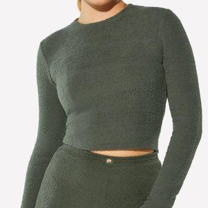 Yitty Pet Me Long Sleeve Crew Neck Top 1X Color Deep Cypress